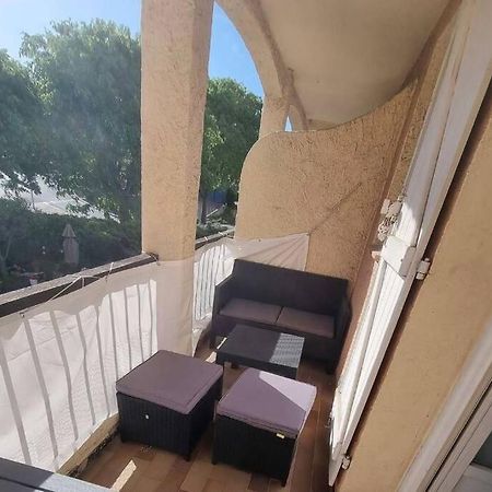 Bel Appartement Avec Balcon Et Parking Prive Le Beausset Exterior photo