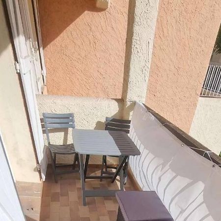 Bel Appartement Avec Balcon Et Parking Prive Le Beausset Exterior photo